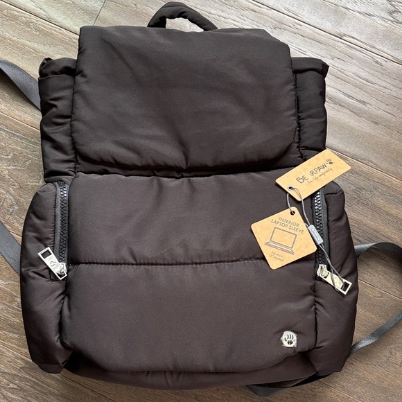 Bearpaw Puffer Flap Top Snap & bungee pull,side zip pockets,padded laptop sleeve - Picture 9 of 12